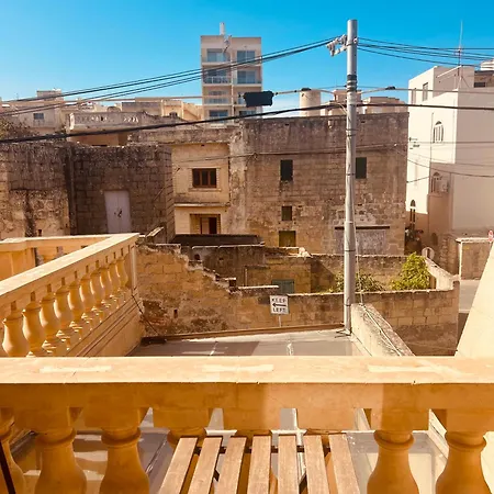 לינה וארוחת בוקר Narcisa נדור