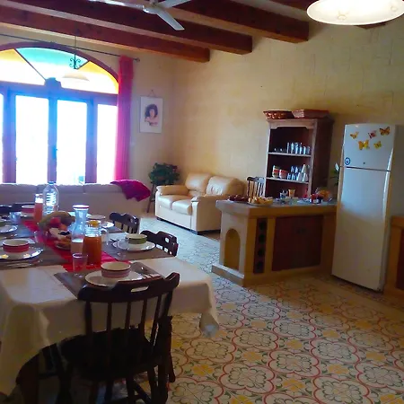 Narcisa לינה וארוחת בוקר