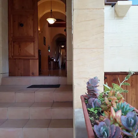 Narcisa לינה וארוחת בוקר