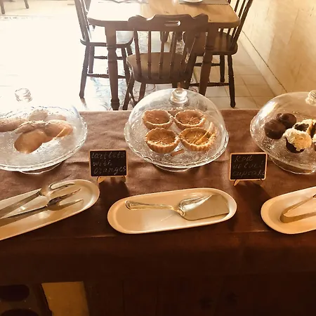 Narcisa לינה וארוחת בוקר 4*