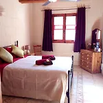 Narcisa 4*