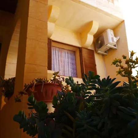Bed & Breakfast Narcisa Nadur