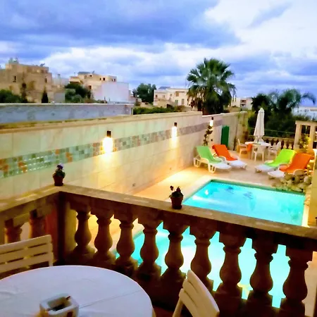 فندق مبيت وإفطار Narcisa نادور